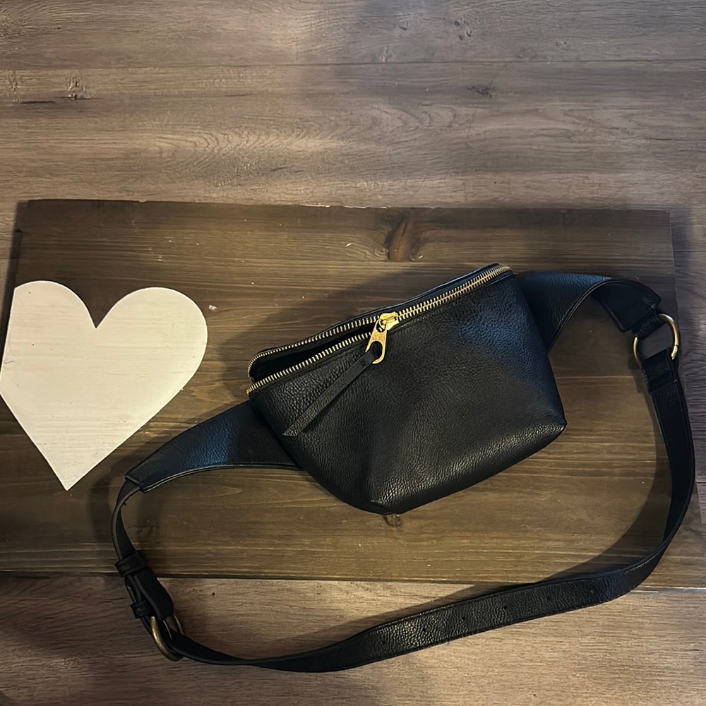 Universal Thread Black Satchel Sleek Design
